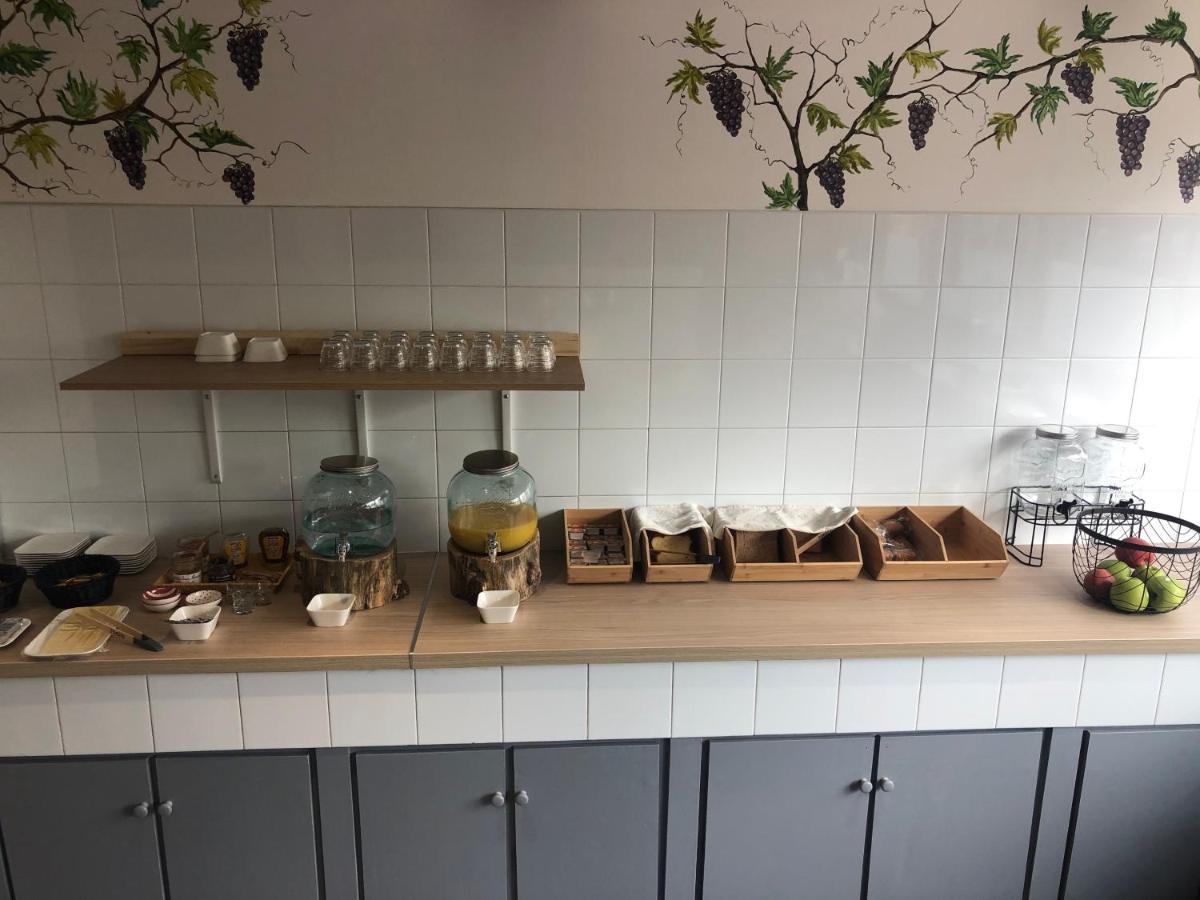 Paris Par Trains, Area, Studios Avec Salle De Bain Et Kitchenette Privees, Ou, Chambres Avec Salles Bain Et Cuisines Communes Persan Zewnętrze zdjęcie
