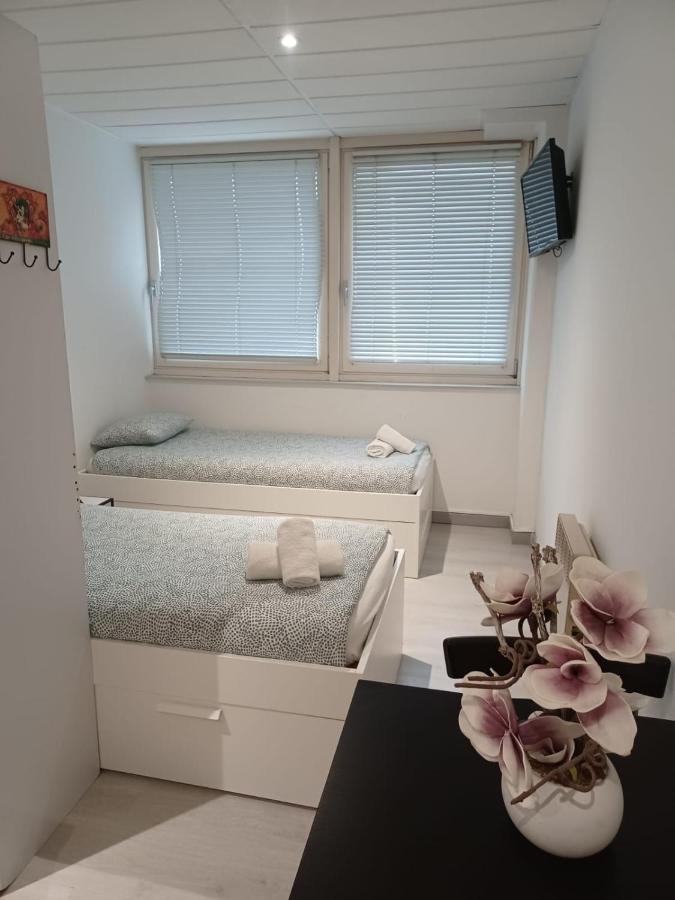 Paris Par Trains, Area, Studios Avec Salle De Bain Et Kitchenette Privees, Ou, Chambres Avec Salles Bain Et Cuisines Communes Persan Zewnętrze zdjęcie